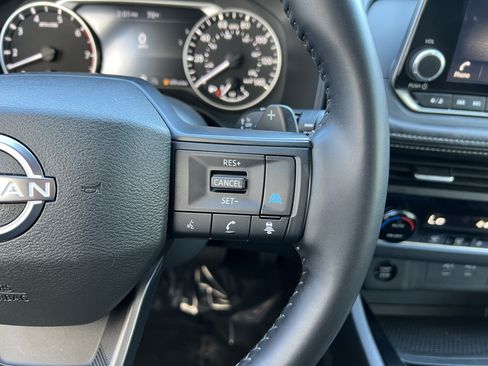 Used 2025 Nissan Rogue SV AWD/4WD image 26