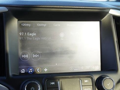 Used 2024 GMC Terrain SLT image 23