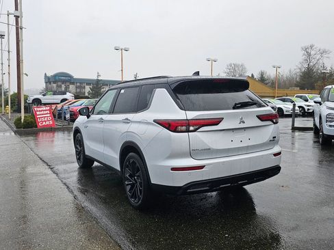 New 2025 Mitsubishi Outlander SEL Black Edition image 7