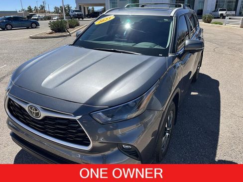 Used 2023 Toyota Highlander XLE image 1