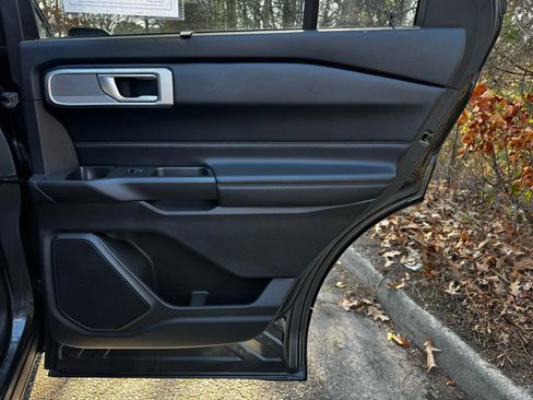 Used 2020 Ford Explorer Limited w/ Class III Trailer Tow Package image 18