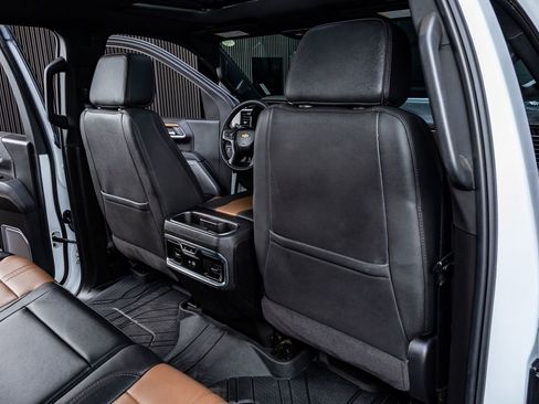 Used 2024 Chevrolet Silverado 3500 High Country w/ High Country Premium Package image 31