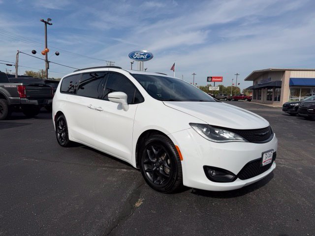 Used 2020 Chrysler Pacifica Limited FWD image 5