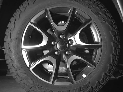 Used 2025 Jeep Compass Trailhawk image 15