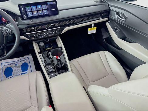 Used 2025 Honda Accord EX-L image 31