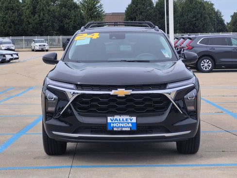 Used 2024 Chevrolet Trax LT FWD image 3