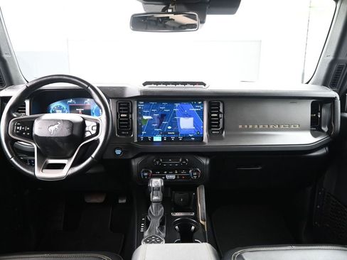 Used 2025 Ford Bronco Badlands image 24