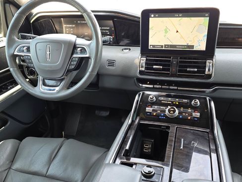 Used 2018 Lincoln Navigator Reserve w/ Technology Package AWD/4WD image 11