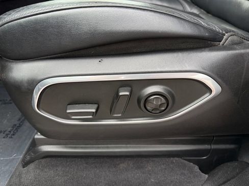 Used 2024 Jeep Wagoneer L Series II w/ Flexible Seating Group AWD/4WD image 6