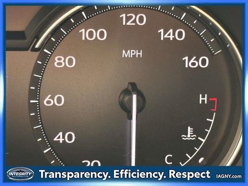 Used 2023 Cadillac XT4 Luxury w/ Cold Weather Package image 26