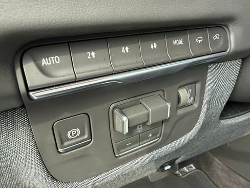 Used 2026 Cadillac Escalade ESV Platinum Luxury AWD/4WD image 40