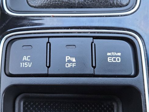 Used 2015 Kia Sorento SX image 9