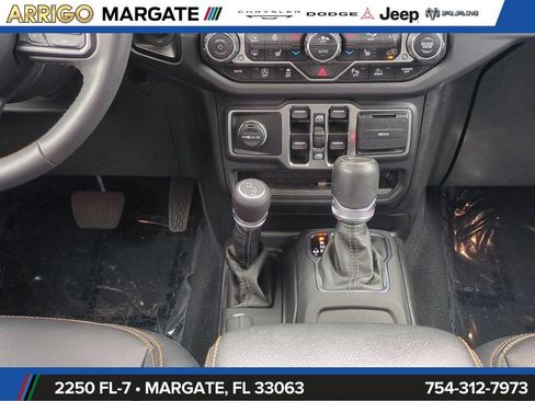 Used 2024 Jeep Gladiator Sport AWD/4WD image 20