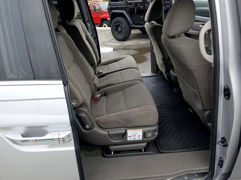 Used 2015 Honda Odyssey EX image 22