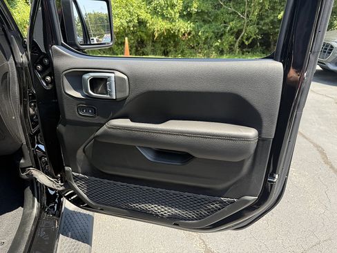 Used 2021 Jeep Wrangler Unlimited Sahara AWD/4WD image 15