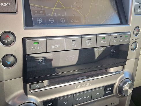 Used 2019 Lexus GX 460 Premium w/ Premium Package image 17