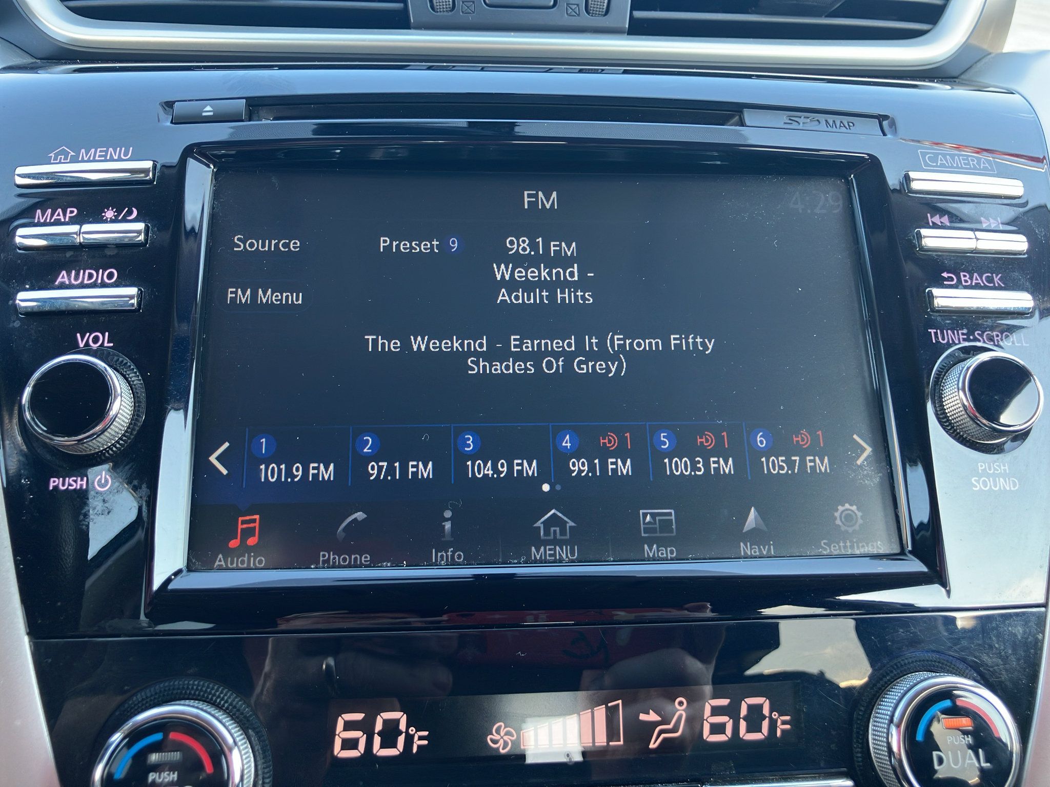 Used 2018 Nissan Murano SV FWD image 16