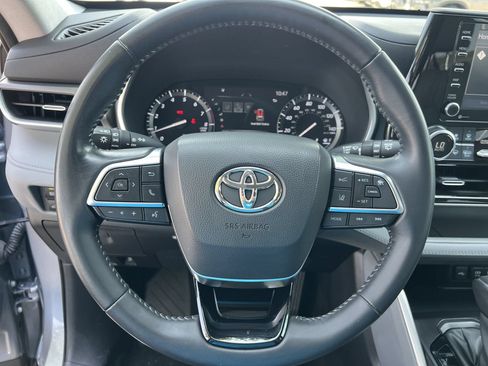 Used 2021 Toyota Highlander XLE FWD image 10