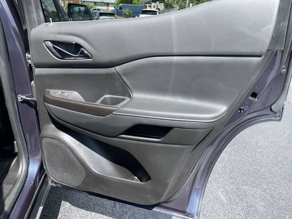Used 2019 GMC Acadia SLT AWD/4WD image 23