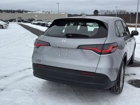 Used 2023 Honda HR-V LX image 8