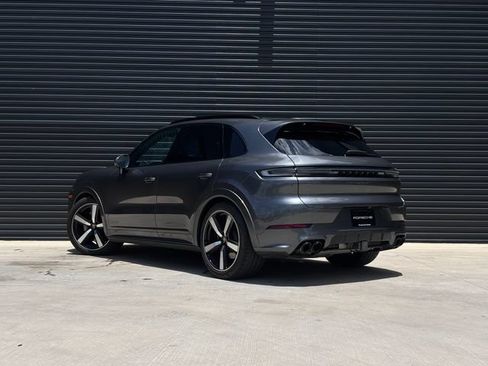 Certified 2026 Porsche Cayenne GTS AWD/4WD image 3