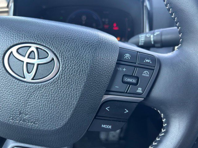 Used 2025 Toyota Camry SE FWD image 19