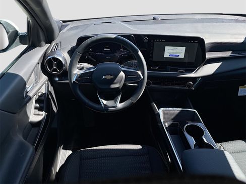 Used 2025 Chevrolet Equinox LT image 22