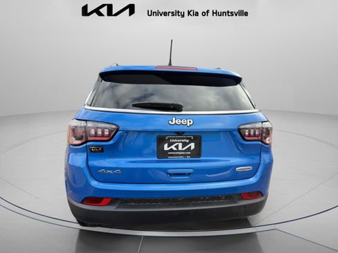 Used 2024 Jeep Compass Latitude image 6