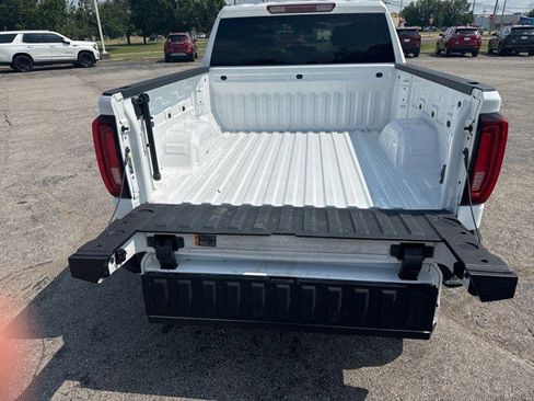 Certified 2025 GMC Sierra 1500 SLT image 6