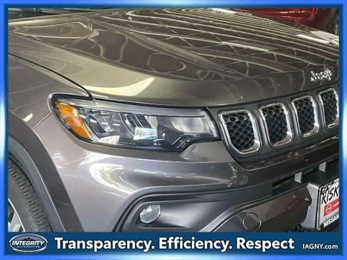 Used 2023 Jeep Compass Latitude AWD/4WD image 10