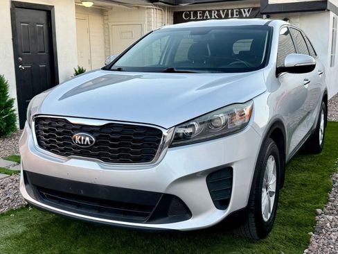 Used 2019 Kia Sorento L image 2