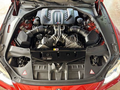 Used 2013 BMW M6 Coupe image 32
