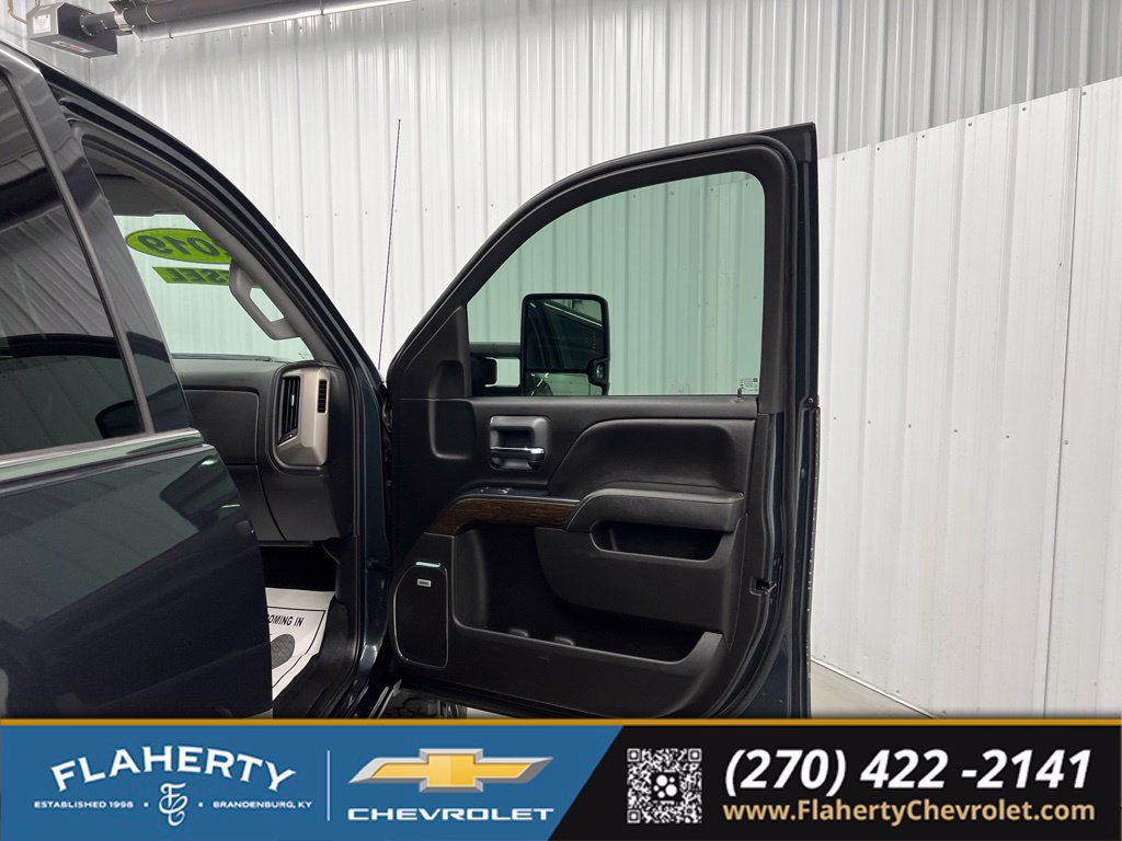 Used 2019 GMC Sierra 2500 Denali w/ Duramax Plus Package AWD/4WD image 14