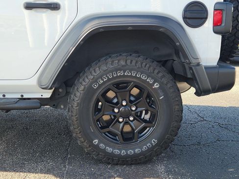 Used 2023 Jeep Wrangler Unlimited AWD/4WD image 30