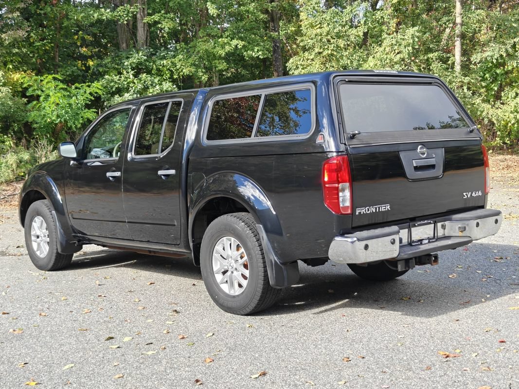Used 2016 Nissan Frontier SV w/ SV Value Truck Package AWD/4WD image 5