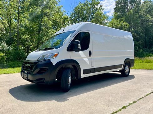 Used 2023 RAM ProMaster 2500 image 2