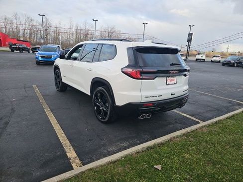 Used 2025 GMC Acadia Elevation w/ Elevation Premium Package image 5