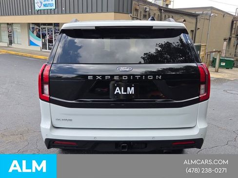 Used 2025 Ford Expedition Active AWD/4WD image 5