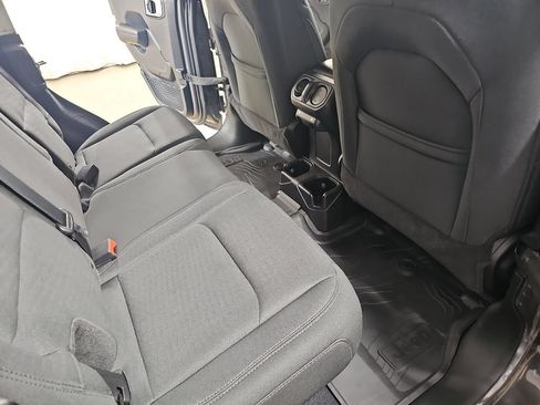 Used 2018 Jeep Wrangler Unlimited Sport S AWD/4WD image 14