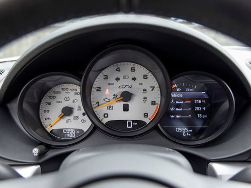 Used 2020 Porsche 718 Cayman GT4 RWD image 42
