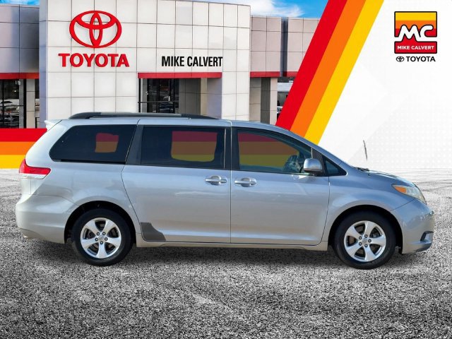 Used 2012 Toyota Sienna LE FWD image 5
