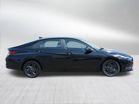 Used 2023 Hyundai Elantra SEL FWD image 8