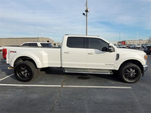 Used 2022 Ford F350 Lariat w/ Lariat Ultimate Package image 2