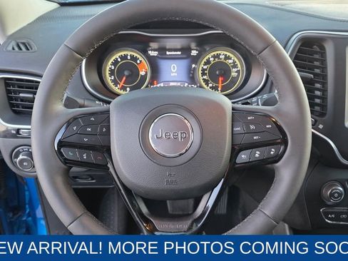 Used 2023 Jeep Cherokee Altitude Lux image 14
