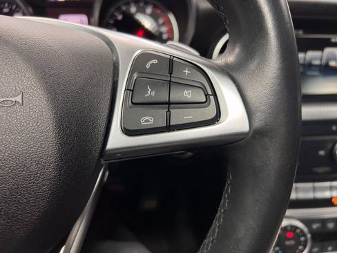 Used 2020 Mercedes-Benz SLC 300 image 14