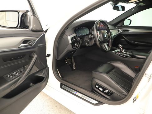 Used 2023 BMW M5 w/ Executive Package image 14