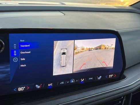 Used 2025 Chevrolet Suburban Z71 image 16