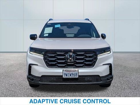 Certified 2025 Honda Pilot Sport image 3