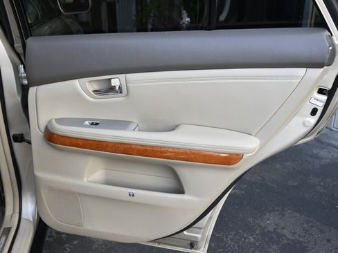 Used 2005 Lexus RX 330 AWD image 34