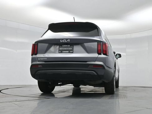 Used 2023 Kia Sorento LX FWD image 52
